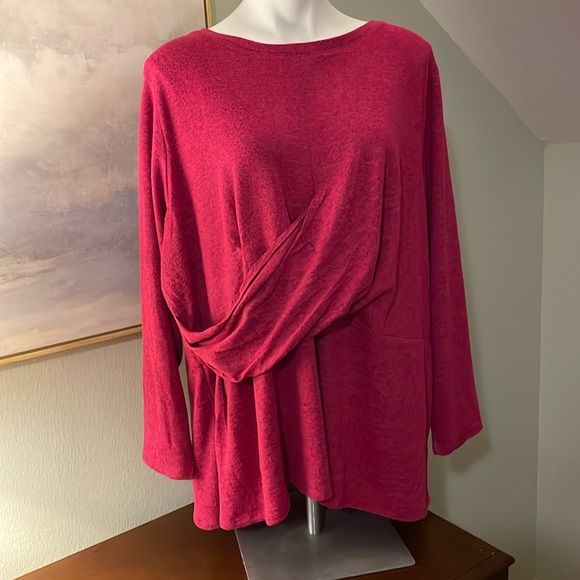 Fuchsia sweater - Picture 1 of 4